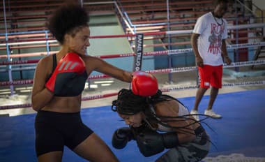 Na snímke boxerky počas tréningu 5. decembra 2022 v Havane.