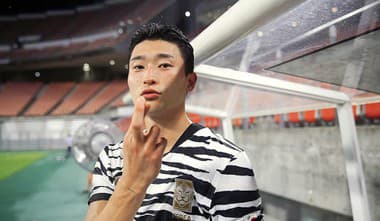 Futbalista sa na MS stal cez noc hviezdou: Fešák pobláznil Kórejčanky!