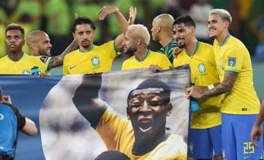 Pelému vyjadrili podporu aj Neymar a spol.