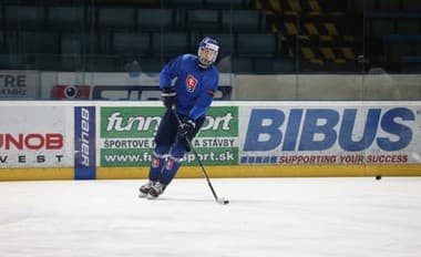 Syn hokejovej legendy prvýkrát s dvojkrížom na hrudi: Šatan opäť v reprezentácii
