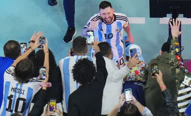 Krásne gesto argentínskej hviezdy: Prerušil rozhovor, aby urobil TOTO