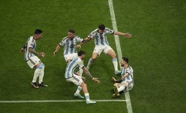 Radosť argentínskych futbalistov vo finále MS 2022.