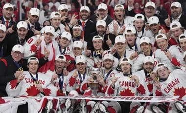 Kanadskí juniori obhájili na domácom šampionáte zlato. 