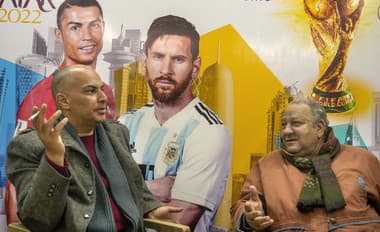 Lionel Messi a Cristiano Ronaldo na plagáte.