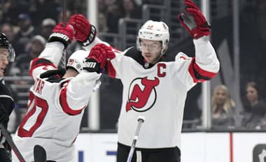 Tatar s desiatym gólom v sezóne, Ovečkin vyrovnal rekord NHL