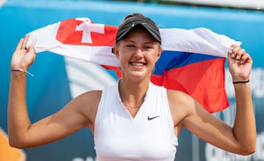 Slovenka Jamrichová suverénne postúpila do osemfinále juniorskej dvojhry