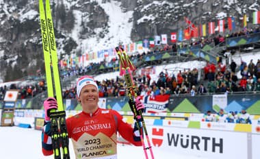 Nórsky fenomén zavŕšil zlatý hetrik v šprinte, medzi ženami dominovala Švédka Sundlingová