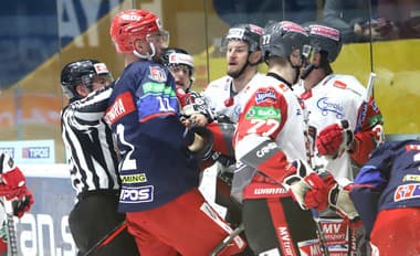 Prešov sa lúči s najvyššou hokejovou súťažou, Košice sa dotiahli na vedúci Slovan