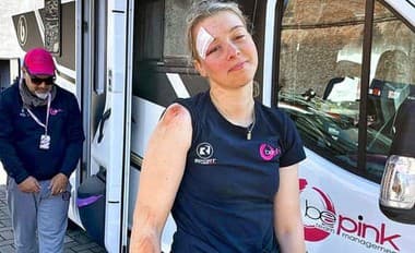 Nora Jenčušová preteky Strade Bianche nedokončila: Majsterka Slovenska skončila v krvi!