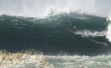 Austrálsky surfer prekonal svetový rekord: Dlhé hodiny vo vlnách na pomoc mladým