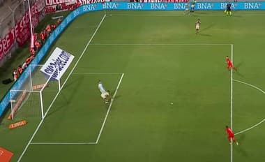 Kuriózna penalta! Stopér v argentínskej lige predviedol nepochopiteľnú vec