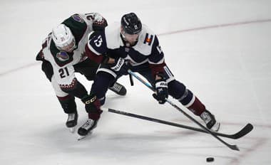 Kelemen naďalej čaká na prvý bod v NHL, Tatar stále bez istoty play-off