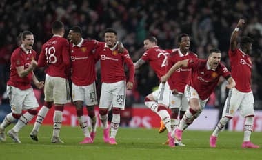 Manchester United zvládol dramatický rozstrel: Vo finále FA Cupu sa stretne s veľkým rivalom