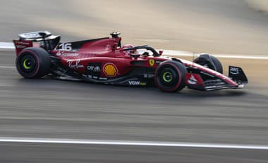 Leclerc získal prvú pole position v sezóne: Predviedol neuveriteľné kolo!