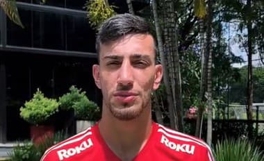 Brazílskeho útočníka obvinila priateľka z násilia: Klub ho okažite vyhodil