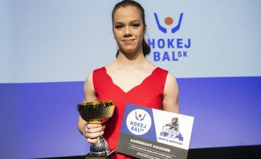 Slafkovský vlani zostal tesne pod vrcholom: Lopušanová teraz získala prestížne ocenenie