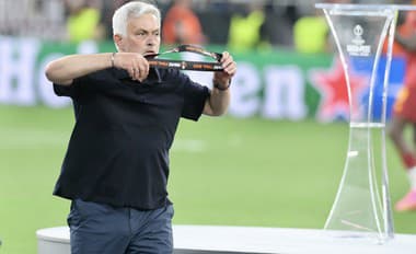 Portugalský búrlivák Mourinho bude pykať: UEFA mu naparila prísny trest!
