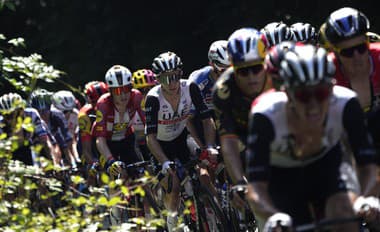 Cyklistický sviatok odštartoval v Španielsku: Úvodnú etapu Tour de France ovládoli Yatesovci