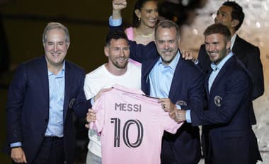 Messiho davy fanúšikov vítali v daždi: Toto je svätá voda, reagoval majiteľ klubu