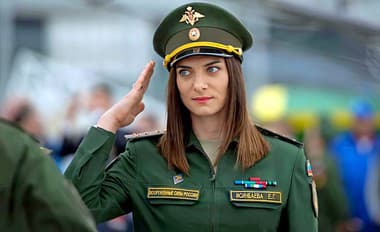 Slávna žrdkárka Jelena Isinbajevová: Vrátila hodnosť majorky a emigrovala z Ruska?