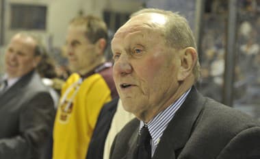 Vo veku 87 rokov zomrel bývalý hokejista a tréner Stanislav Neveselý.