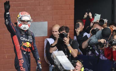 Max Verstappen nedal konkurencii opäť žiadnu šancu: Dosiahol už ôsmy triumf v sérii!