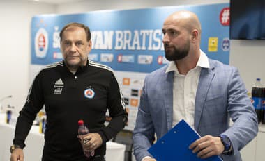 Generálny riaditeľ ŠK Slovan Bratislava Ivan Kmotrík ml. a tréner ŠK Slovan Bratislava  Vladimír Weiss st.
