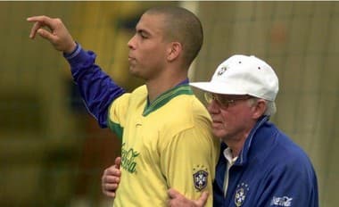 Na snímke Ronaldo (vľavo) s bývalým trénerom Mariom Zagallom. 