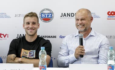 Zľava tenista Alex Molčan a jeho bývalý tréner Marián Vajda.