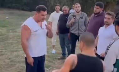 Kaan Kazgan verzus Savas Cebeci, bitka MMA bojovníka s kulturistom.