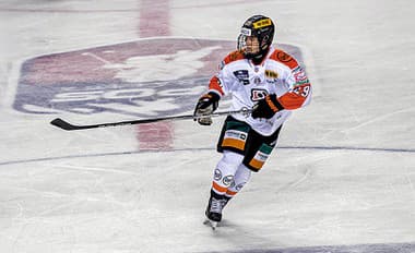 Dravecký junior si debut v seniorskom hokeji užíval.
