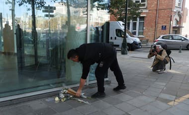 Pri pondelkovom teroristickom útoku v Bruseli zahynula dvojica švédskych futbalových fanúšikov.