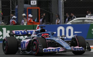 V F1 opäť tuhla krv v žilách! Desivá kolízia medzi Oconom a Alonsom