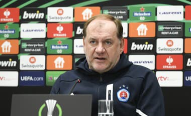 Na snímke tréner ŠK Slovan Bratislava Vladimír Weiss starší.