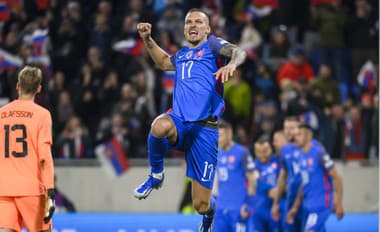 Na snímke Lukáš Haraslín (Slovensko) oslavuje gól v zápase.