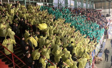 Žilina žije hokejom: Na zápas do Považskej Bystrice cestovalo 500 fanúšikov