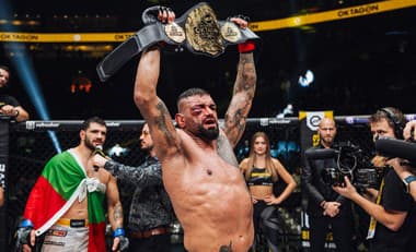 Hatef Moeil sa stal šampiónom v ťažkej váhe OKTAGON MMA