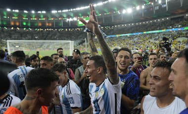 Argentínsky futbalista Ángel Di María oslavuje triumf na Maracane. 