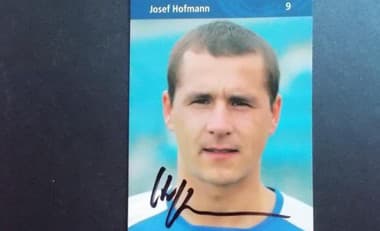 Podpis kartička Josefa Hoffmanna sa draží na aukčnom webe. 