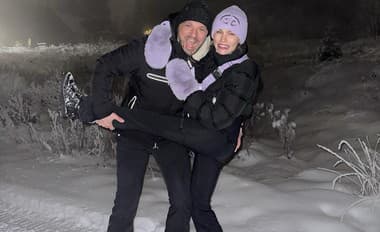Manželia Gáboríkovci si užívajú zimu na Donovaloch.