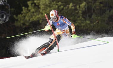 Slovenská lyžiarka Petra Vlhová na svahu v Lienzi. 