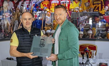 Šéf trenčianskeho klubu Miloš Radosa (vľavo).