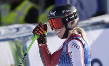 Hütterová zvíťazila v super-G a vedie poradie disciplíny: Vlhová a Shiffrinová neštartovali