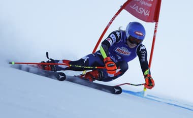 Mikaela Shiffrinová počas prvého kola obrovského slalomu v Jasnej. 