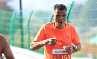 Číňan odbehol maratón, no v cieli ho diskvalifikovali: Neuveríte prečo!