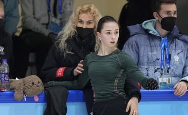 Trénerka Eteri Tutberidzeová a Kamila Valijevová