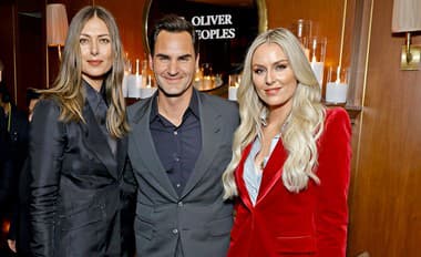 Športové krásky v náručí Federera: Tenisová legenda predstavila novú luxusnú značku!