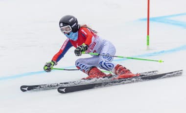 Slovenská reprezentantka v paraalpskom lyžovaní Alexandra Rexová v obrovskom slalome zrakovo znevýhodnených žien na zimných paralympijských hrách v Pekingu.
