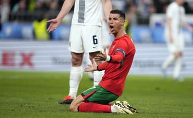 Vytočený Ronaldo vypenil v Ľubľane: Nechutné gesto rozhodcovi!