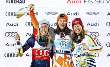 Tri najlepšie slalomárky sezóny - zľava Američanka Shiffrinová, Slovenka Vlhová a Nemka Lena Dürrová. Ktorá z nich získa v Jasnej najviac?